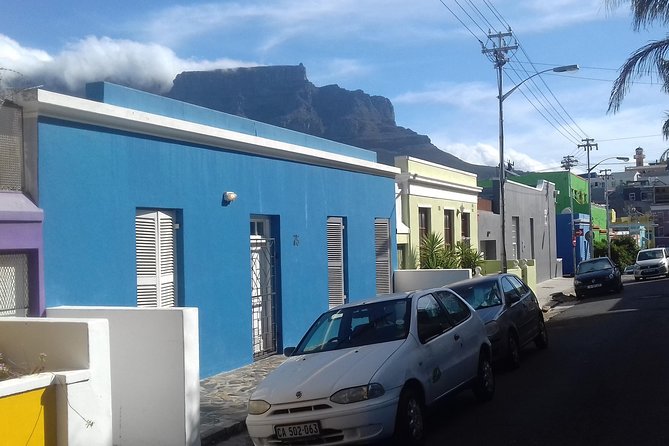 Bo-Kaap: Walk with a local - Tea, coffee, and a homemade koesister