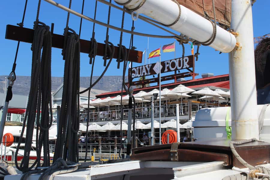 Cape Town: 1 Hour Table Bay Sailing Tour - Table Mountain from the water