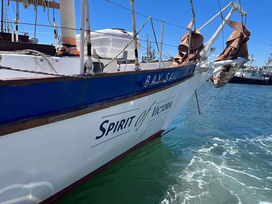 Cape Town: 1 Hour Table Bay Sailing Tour - Across Table Bay toward Milnerton lighthouse