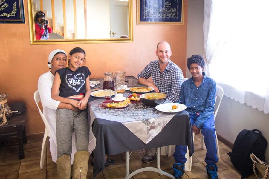 Cape Town: Bo-Kapp Walking Tour and Malay Cooking Class - Walking the painted streets of Bo-Kaap