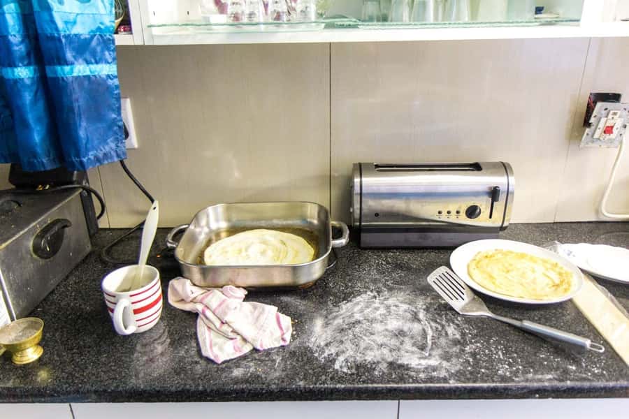 Cape Town: Bo-Kapp Walking Tour and Malay Cooking Class - The spice shop is a lesson in Cape Malay flavor