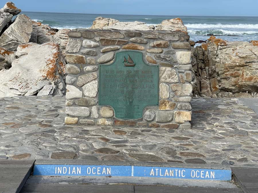 Cape Town: Cape Agulhas and Stony Point Penguin Tour - Key points at a glance