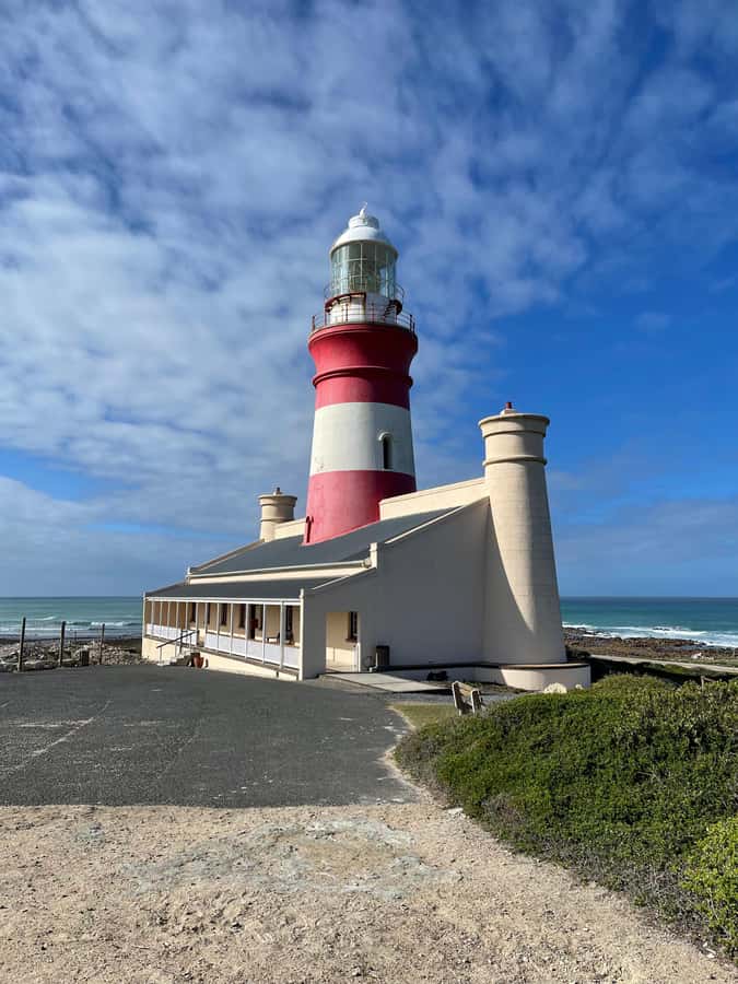 Cape Town: Cape Agulhas and Stony Point Penguin Tour - Cape Agulhas Lighthouse gives the day a clear center