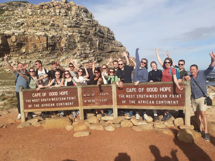 Cape Town: Cape of Good Hope, Seals and Penguins Day Tour - Hout Bay and the choice between seals and the market