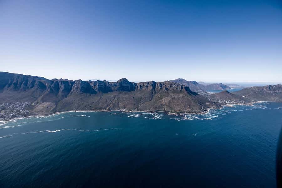 Cape Town City Center Helicopter Flight - 12Min - The return to the V&A Waterfront