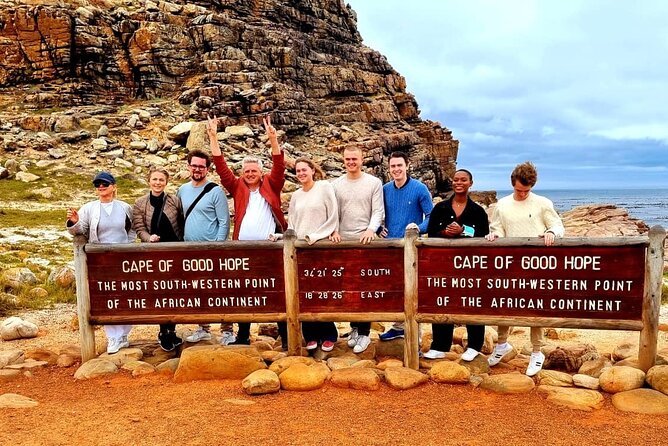 Cape Town Day Tours - Boulders Beach brings you close to African penguins