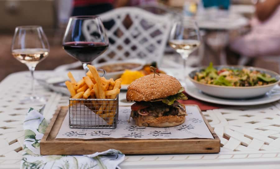 Cape Town: Full-Day Winelands Tour with Wine Tastings & Food - Stellenbosch and the story of Pinotage