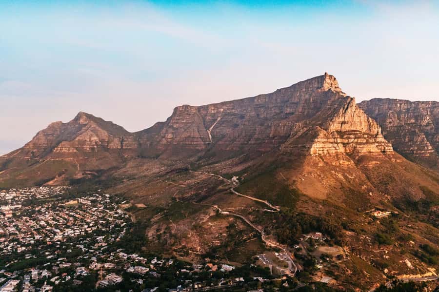 Cape Town: Guided Lion's Head Hike at Sunrise or Sunset - Choosing between chains and the ridge