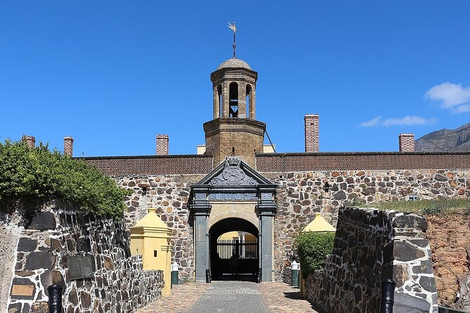 Cape Town Half Day City Tour - Clifton and Camps Bay along the Atlantic Seashore