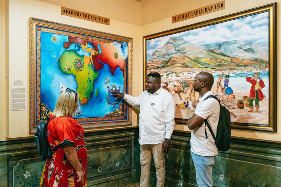 Cape Town: Half-Day Walking City Tour and African Lunch - Bartolomeu Dias and the first look at the city