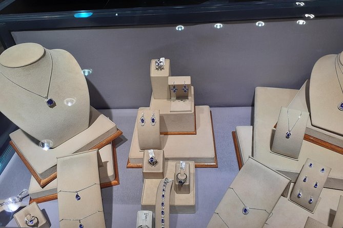 Cape Town Halfday City and Table Mountain Tour - The Diamond Museum is a short but unusual final stop
