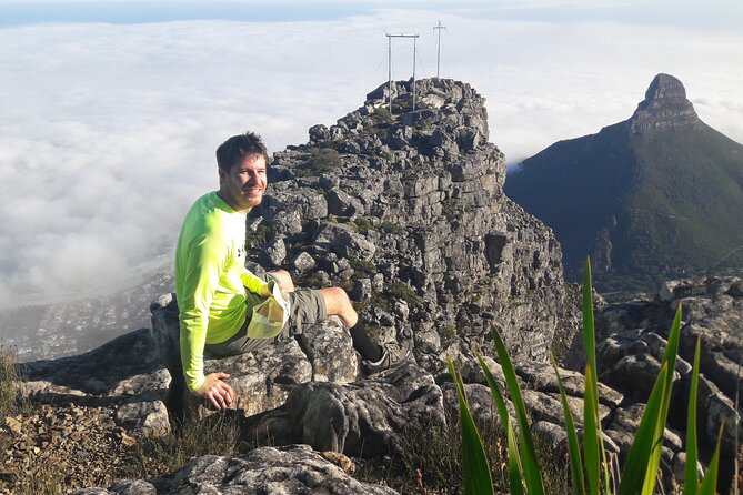 Cape Town: India Venster Half-Day Hike on Table Mountain - Reaching the top and riding down
