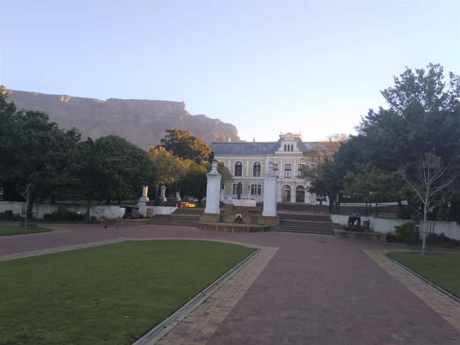 Cape Town: Introductory City Tour by Foot and Minibus - Ending at the diamond factory