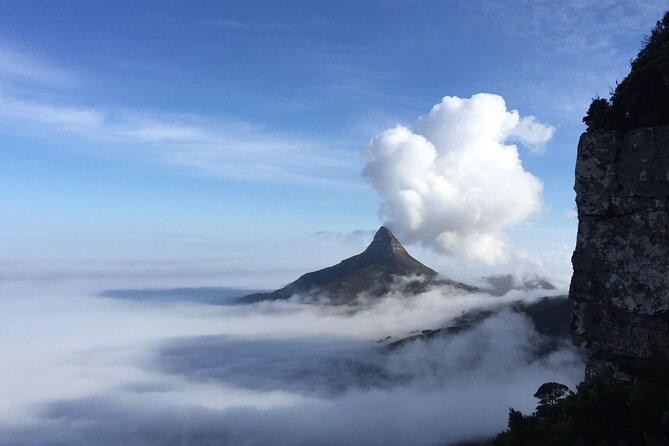 Cape Town: Kasteelspoort Hike on Table Mountain - Reaching the flat summit and Table Bay
