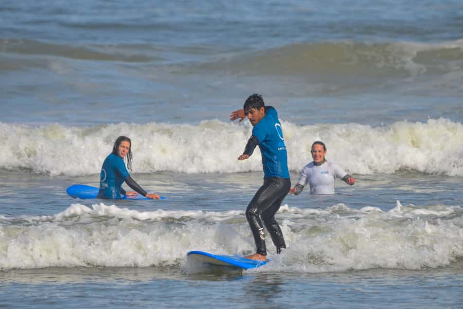 Cape Town:Learn to surf with the best view of Table Mountain - The pop-up: the moment beginners want to master