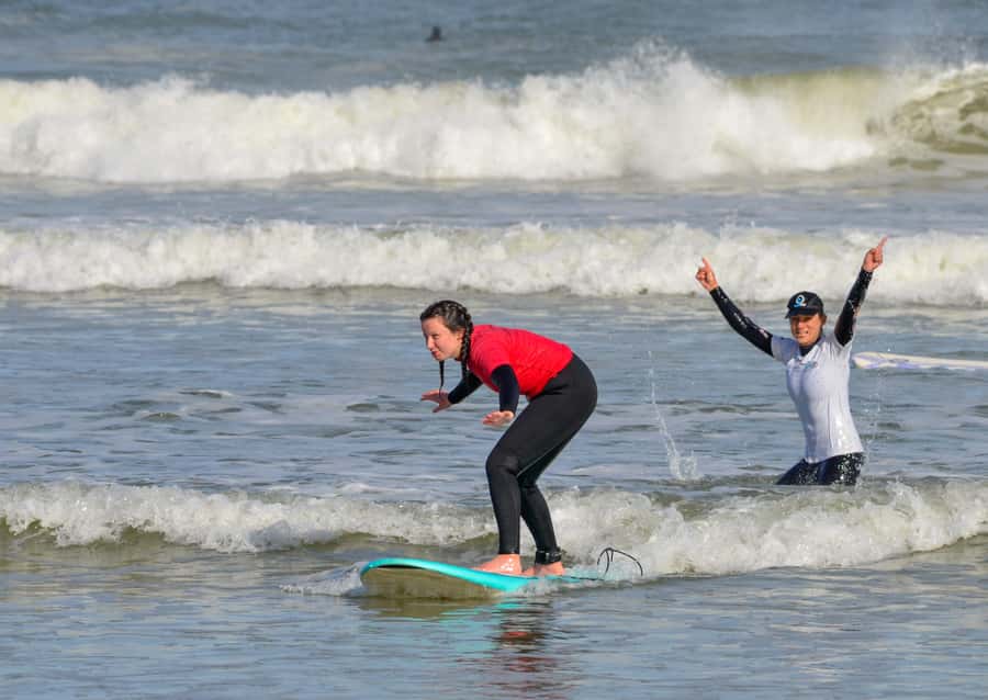 Cape Town:Learn to surf with the best view of Table Mountain - Weather, sea conditions, and year-round scheduling