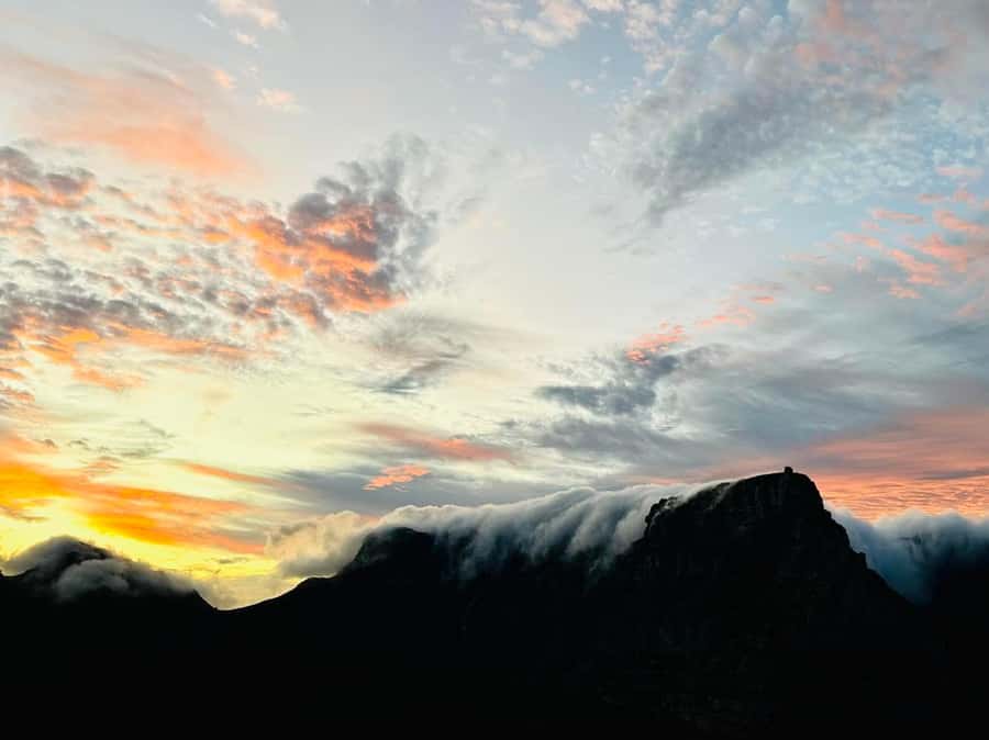 Cape Town: Lion's Head Sunrise or Sunset Hike - The guide makes the difficult parts easier