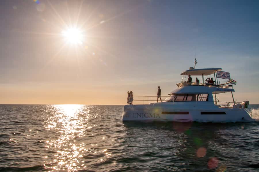 Cape Town: Morning Cruise with Prosecco - Meeting at the V&A Waterfront