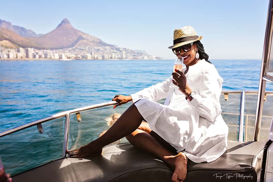 Cape Town: Morning Cruise with Prosecco - What the one-hour cruise feels like