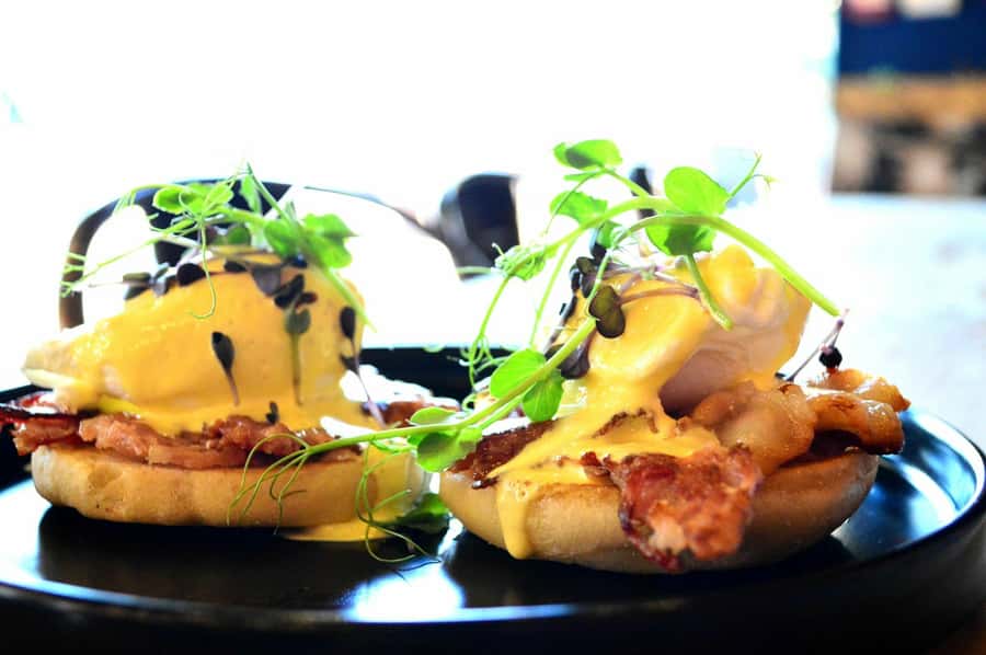 Cape Town: Morning Prosecco Cruise & Mimosa Breakfast - Breakfast at Quay Four in the V&A Waterfront