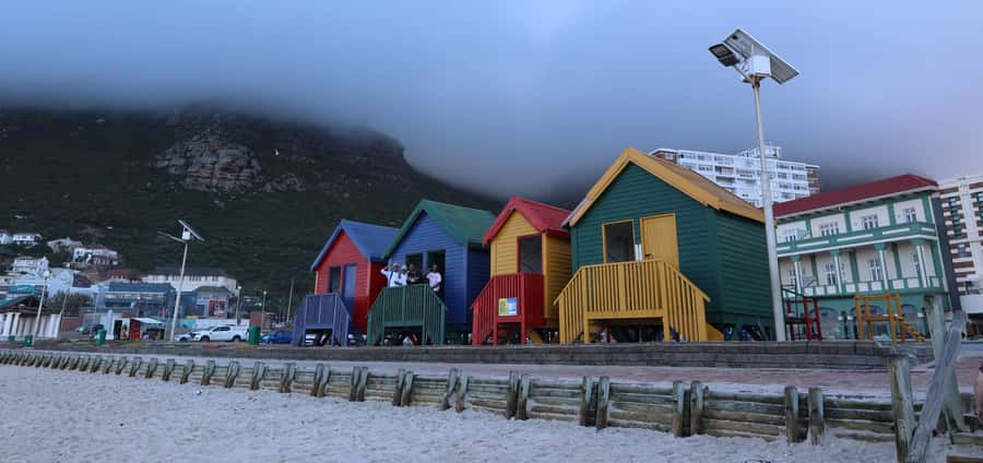 Cape Town: Peninsula, Penguins & Cape of Good Hope Day Tour - Simon’s Town: lunch and a slower pause