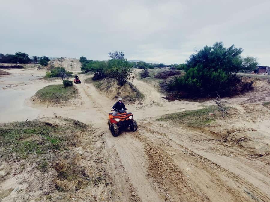 CAPE TOWN: QUAD BIKE FUN RIDE IN MELKBOS WITH WILD X - The first few minutes: controls, helmets, and safety