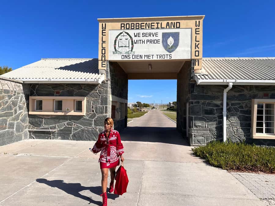 Cape Town: Robben Island Ferry Ticket and Guided Prison Tour - Key points to know before you go