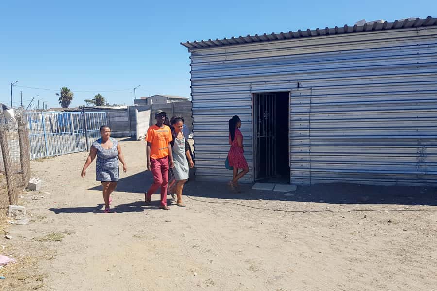 Cape Town: Robben Island Ferry Ticket and Townships Tour - A shebeen, homemade beer, and a traditional healer