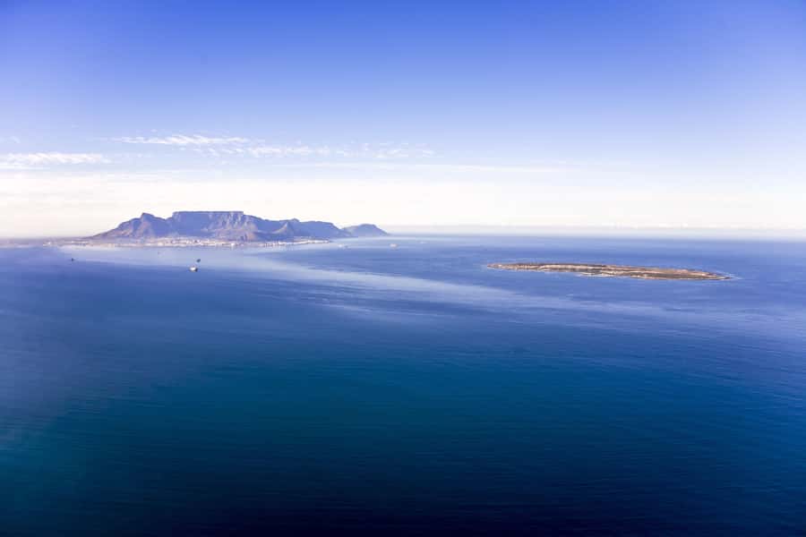 Cape Town: Robben Island Ferry Ticket and Townships Tour - District Six: starting with forced removal