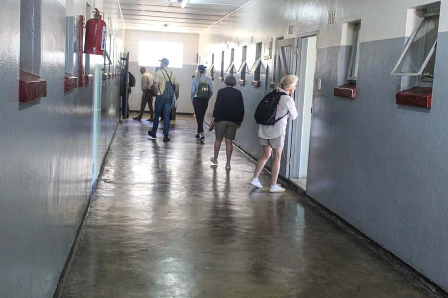 Cape Town: Robben Island ferry ticket plus Guided Tour - FAQ