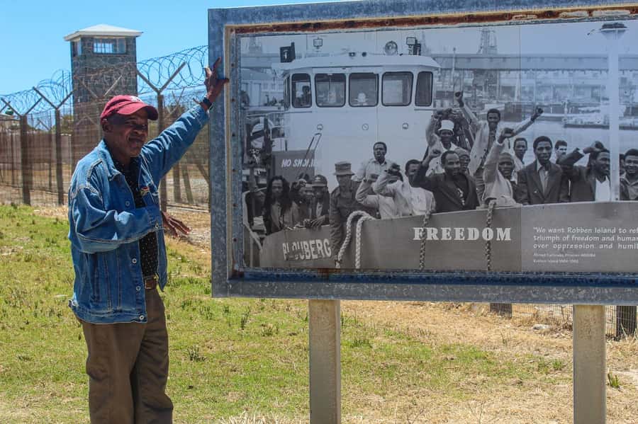 Cape Town: Robben Island Guided Tour ticket & guided tour - The island tour beyond the prison walls