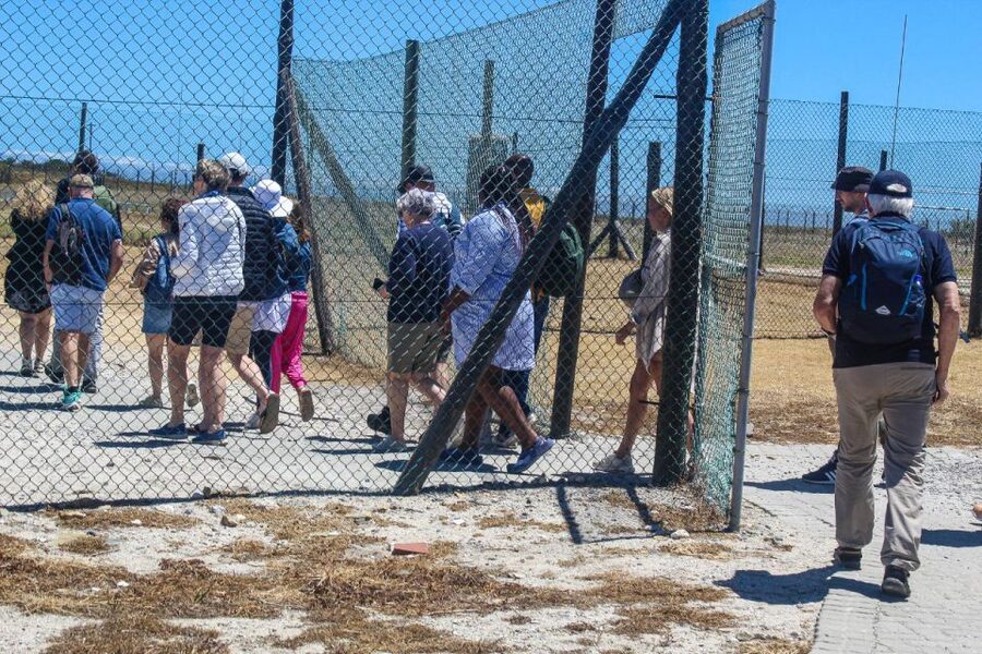 Cape Town: Robben Island plus Table Mountain Tickets - What the $121 price includes
