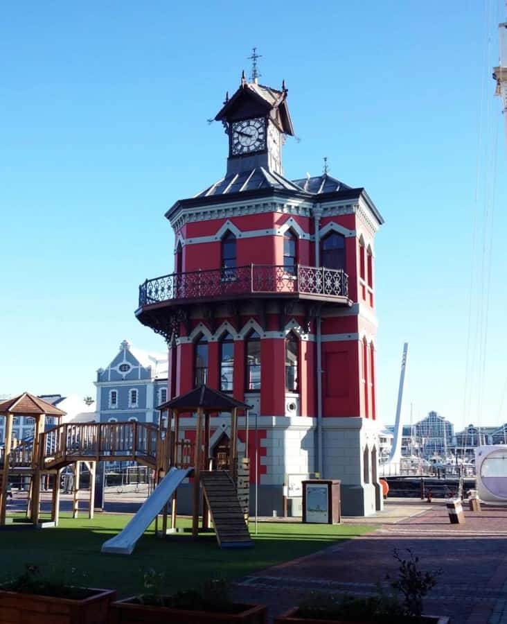 Cape Town: Robben Island Tour Tickets and V&A Waterfront - Seeing the island by bus
