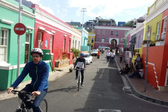 Cape Town's Finest City Bike Tour - The V&A Waterfront provides an easy finish