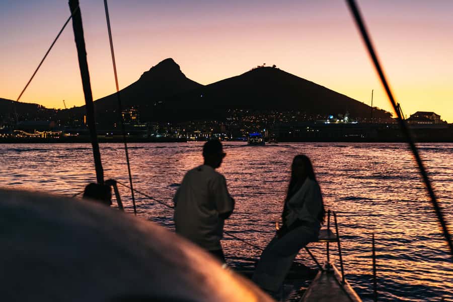 Cape Town: Sunset Catamaran Cruise on Table Bay with Bubbles - Why this sunset sail works so well