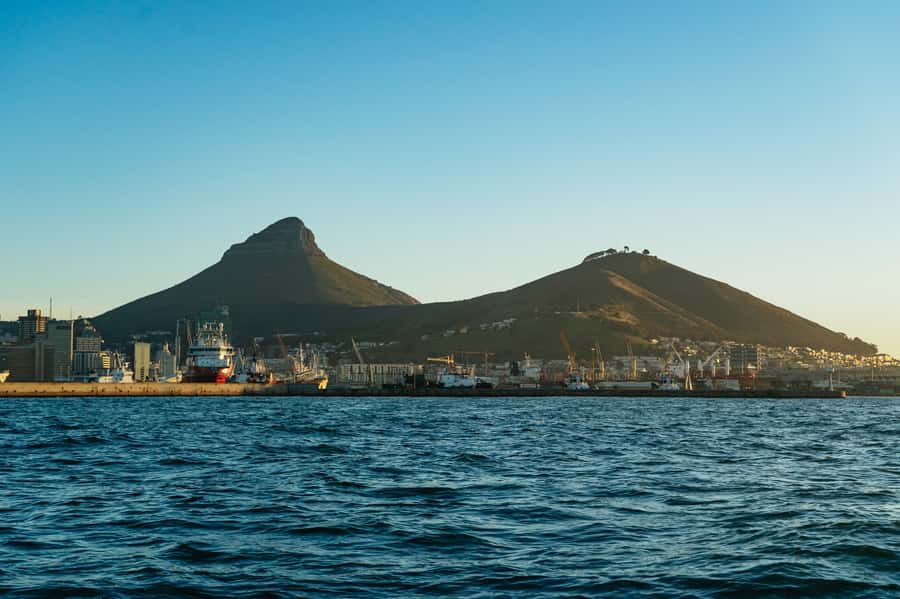 Cape Town: Sunset Champagne Cruise and 3-Course Dinner - Sailing across Table Bay toward sunset
