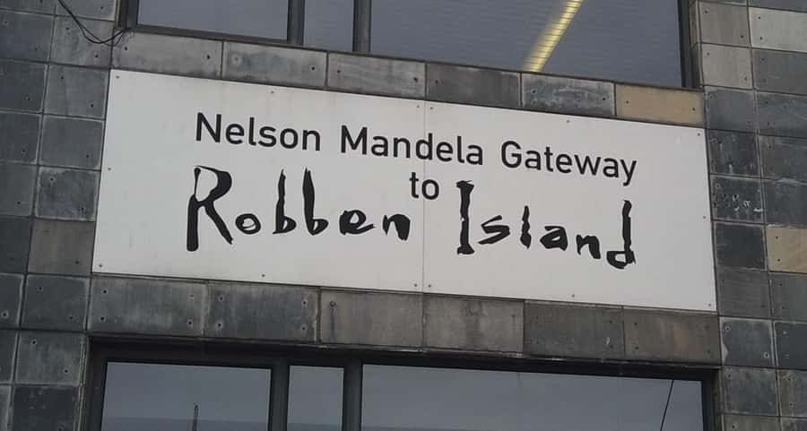 Cape Town: Table Mountain and Robben Island Tour - Table Mountain: cable-car views and short walks at the top