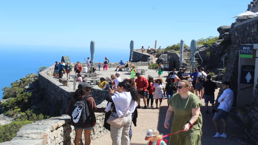 Cape Town:- Table Mountain including Hotel Transfer - The cable car ride takes only three minutes