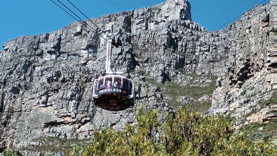 Cape Town:- Table Mountain including Hotel Transfer - The summit gives you about 90 minutes
