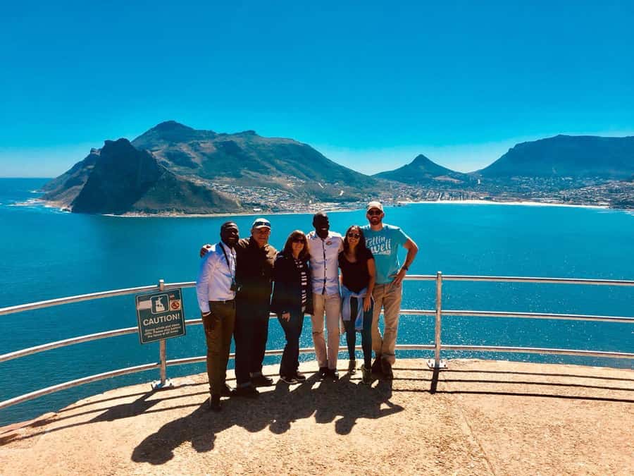 Cape Town: Table Mountain, Penguins & Cape Point Shared Tour - Simon’s Town, lunch, and Muizenberg’s beach huts