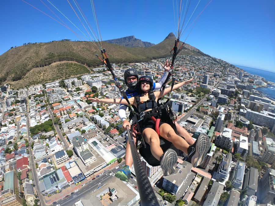Cape Town: Tandem Paragliding with views of Table Mountain - Meeting the team at Signal Hill