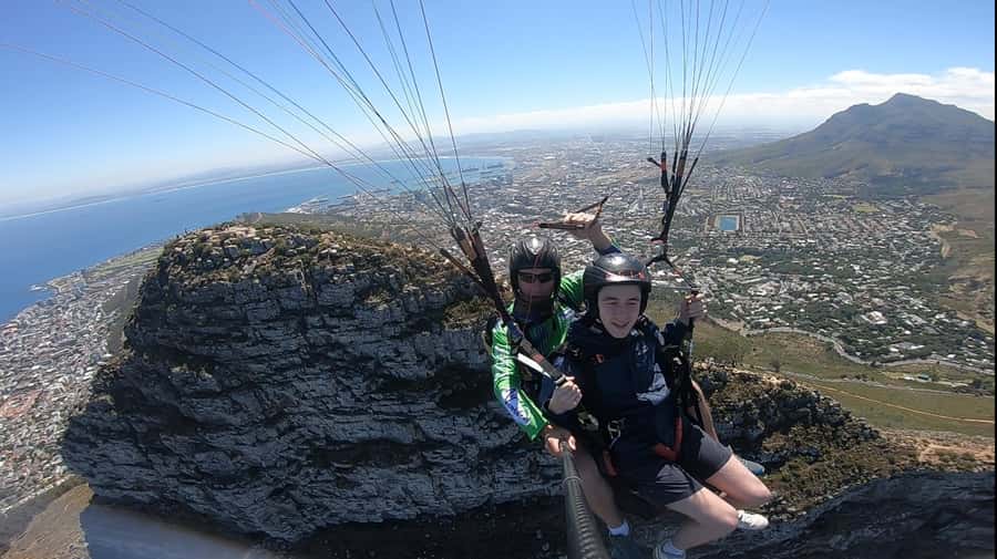 Cape Town: Tandem Paragliding with views of Table Mountain - Lions Head to Camps Bay