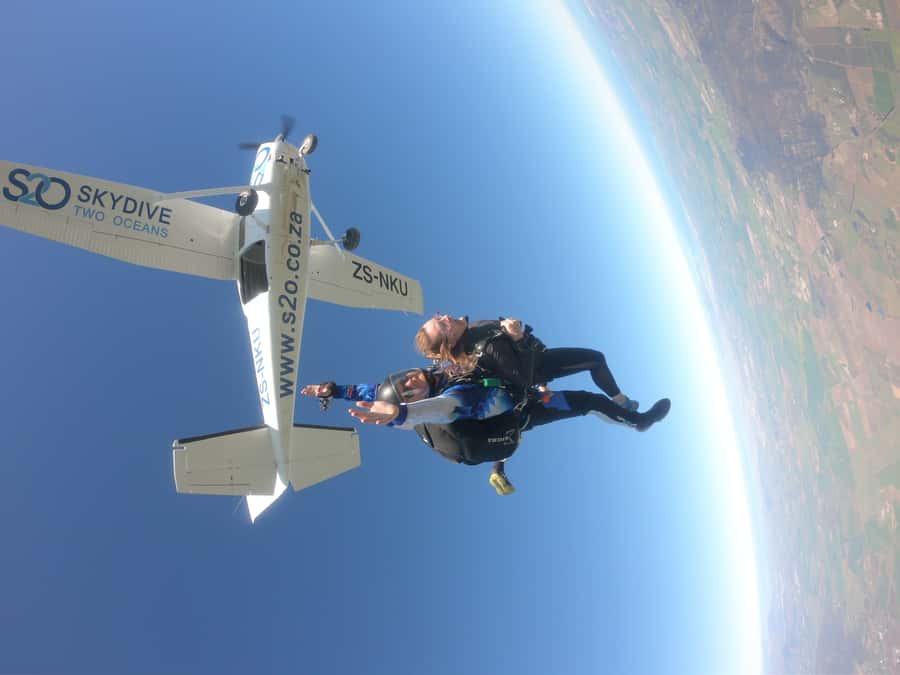 Cape Town: Tandem Skydiving - The safety briefing and equipment check