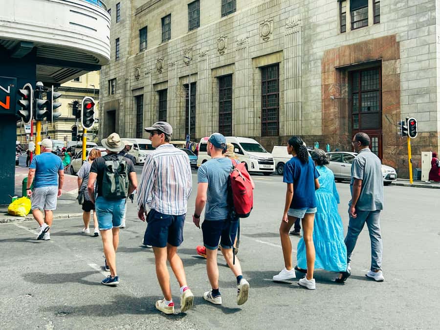 Cape Town Walking Tour: Bo-Kaap & City Highlights - The Slave Lodge and a difficult chapter