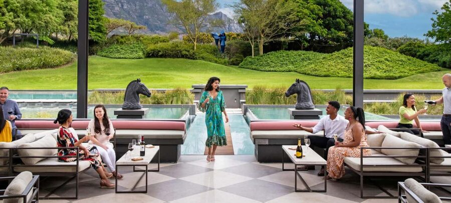Capetown Private Wine Tour: Manor tour, cellar tour included - Three estates, one Cape wine day