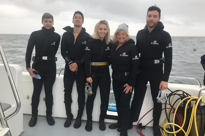 CapeTown: Shark Cage Diving Experience with Scuba - What this Cape Town shark cage trip is really like