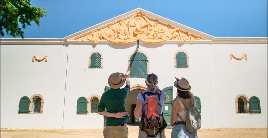 Constantia: Wine Walk with Lunch and Enchanting Stories - Walking between the estates
