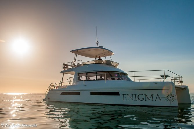 Cruise and Dine Dinner / Cape Town: Sunset Champagne Cruise and 3-Course Dinner - The 90-minute sunset cruise