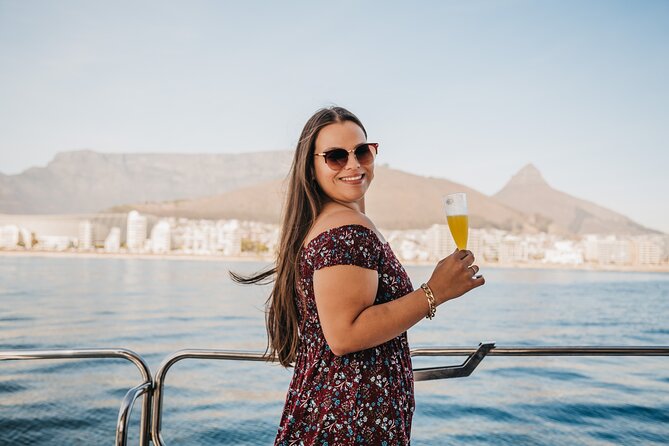 Cruise and Dine Lunch / Cape Town: Coastal Motor Cruise and 2-Course Lunch - Setting out from Quay 5 at the V&A Waterfront