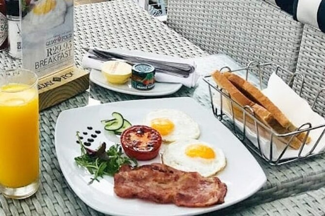 Cruise & Dine Breakfast– Prosecco Morning Cruise and Breakfast - Group size and the feel of the outing